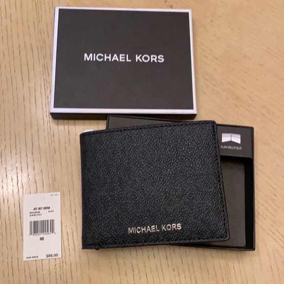 Michael Kors Wallet - Picture 6 of 9